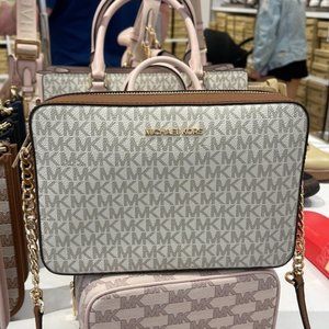 Michael Kors Jet Set Item Large East West Zip Crossbody Vanilla